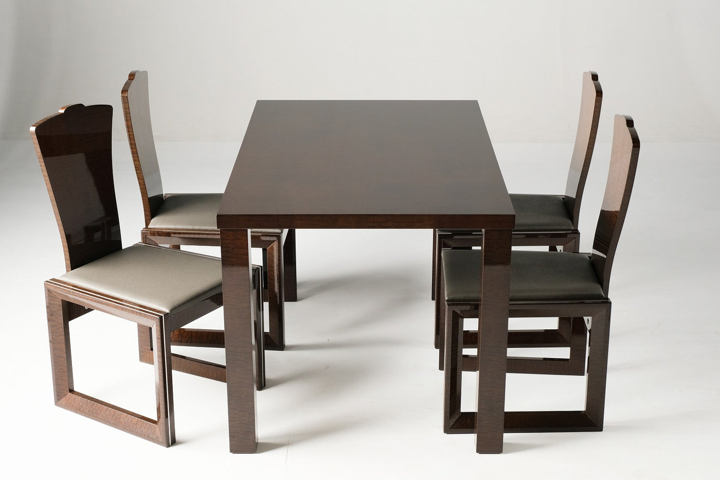 IPN-458 木製ダイニングセット[テーブル135cm幅・チェア4脚] – Ippin